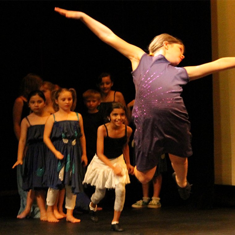 Contemporary Dance 1 8-12  classes TAPAC