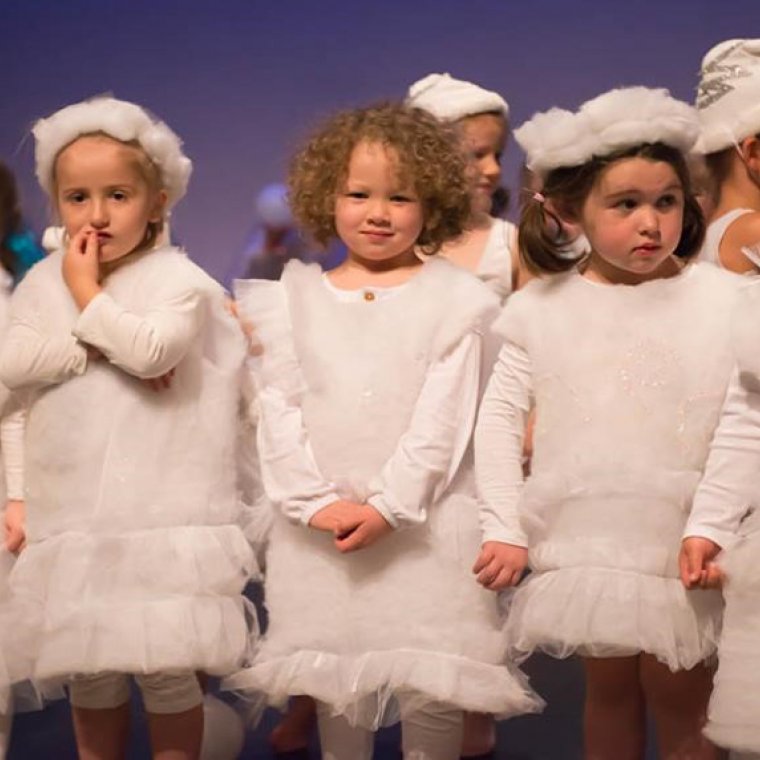 Creative Contemporary 4 years dance class TAPAC